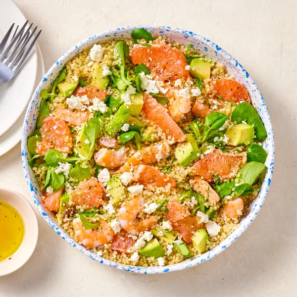 Salade de quinoa aux crevettes et pamplemousse
