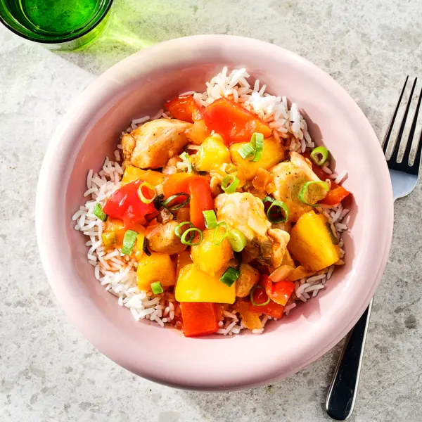 Poulet aigre-doux, ananas et poivron