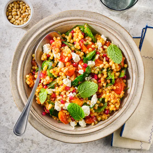 Couscous perlé à la féta aux poivrons et à la grenade