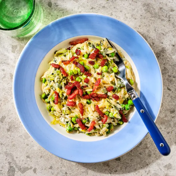 Orzo aux poireaux, boursin & lardons