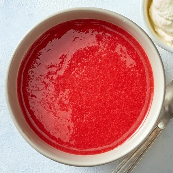 Soupe de fraises et chantilly