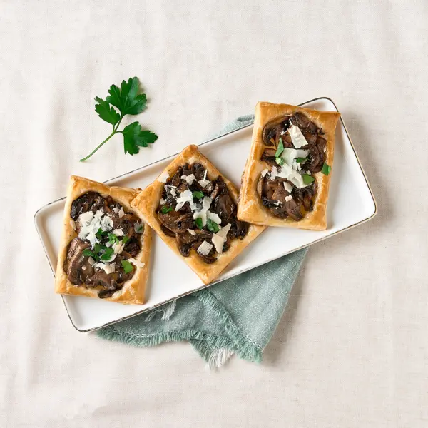 Tarte fine champignons & parmesan