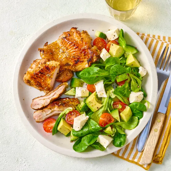 Poulet grillé miel-origan et salade composée