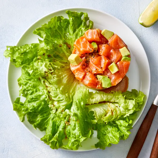 Tartare de saumon et salade