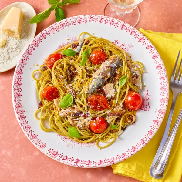 Spaghetti aux sardines et tomates cerises rôties