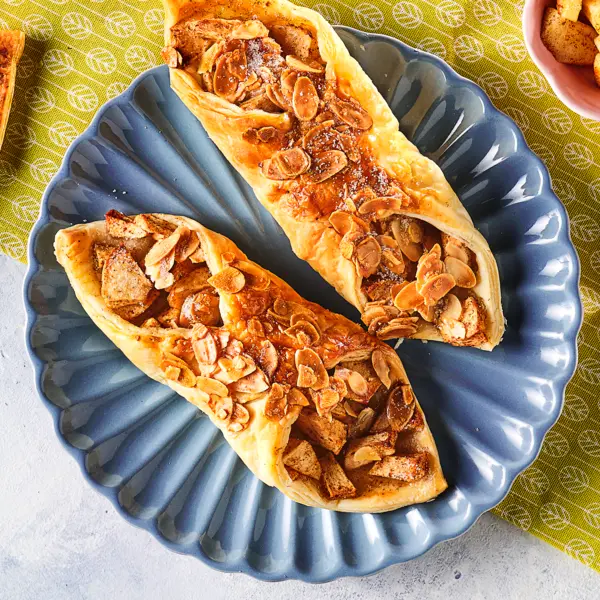Feuilleté aux pommes et aux amandes