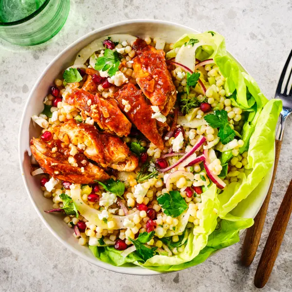 Couscous perlé au poulet harissa doux et féta