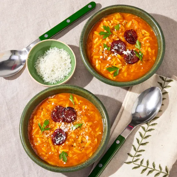 Soupe de pâtes orzo & chorizo grillé