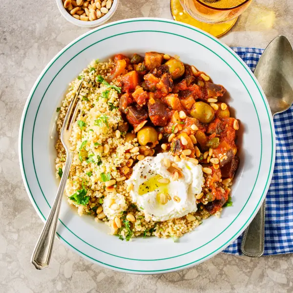 Couscous caponata façon sicilienne aux aubergines, olives & câpres