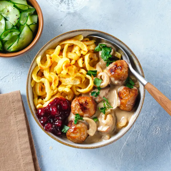 Boulettes de viande à la crème et spätzles
