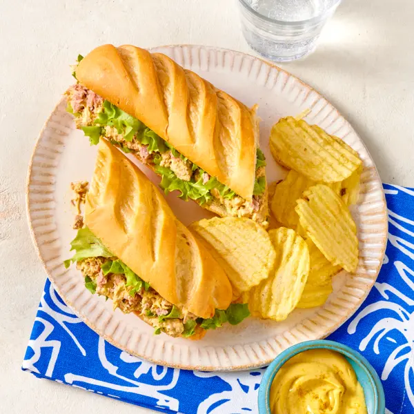 Sandwich thon mayo-curry et laitue iceberg