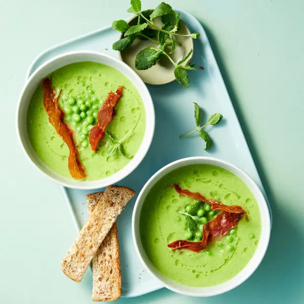 Potage de petits pois au jambon serrano