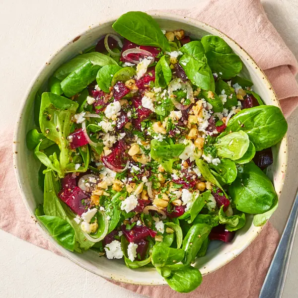 Salade de betterave, feta, persil & noix