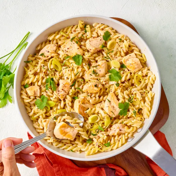 One-pot torti poulet & poireaux à la crème et moutarde