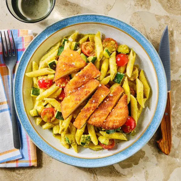 Pâtes au pesto & dinde croustillante