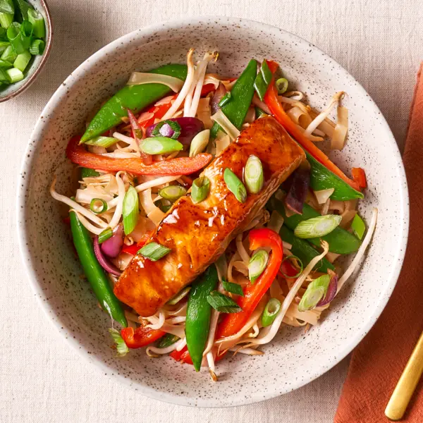 Saumon mariné avec nouilles de riz