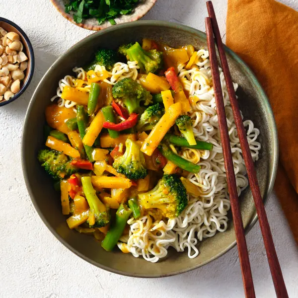 Curry de légumes rapide aux nouilles
