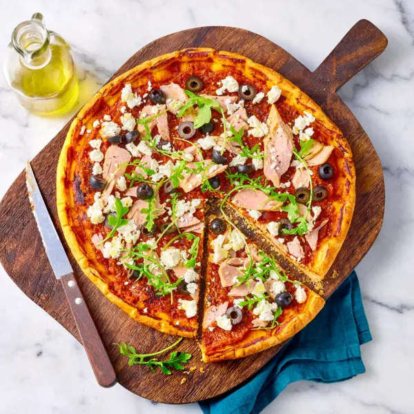 Tarte fine thon-féta sauce tomate olive harissa