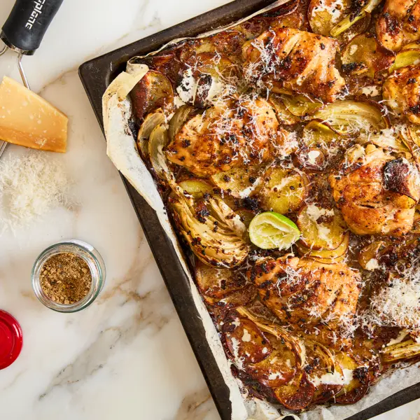 Poulet rôti et pommes de terre au fenouil et épices aux agrumes