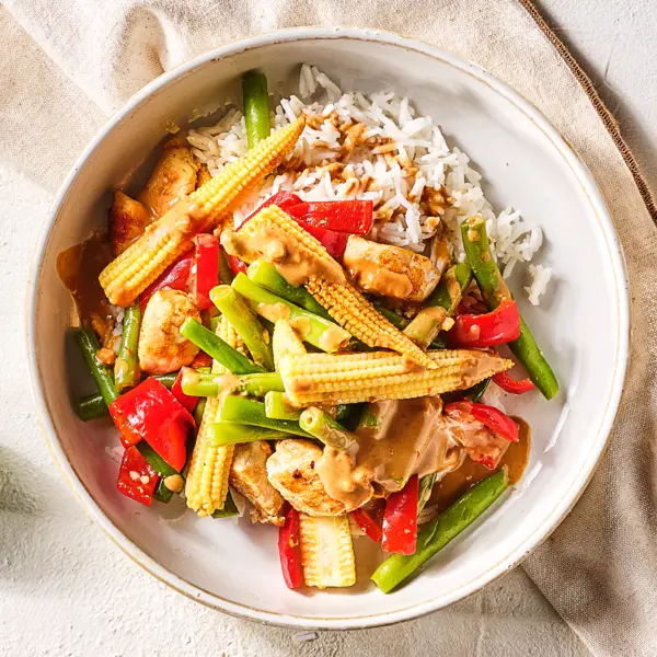 Poêlée de poulet à la sauce cacahuète