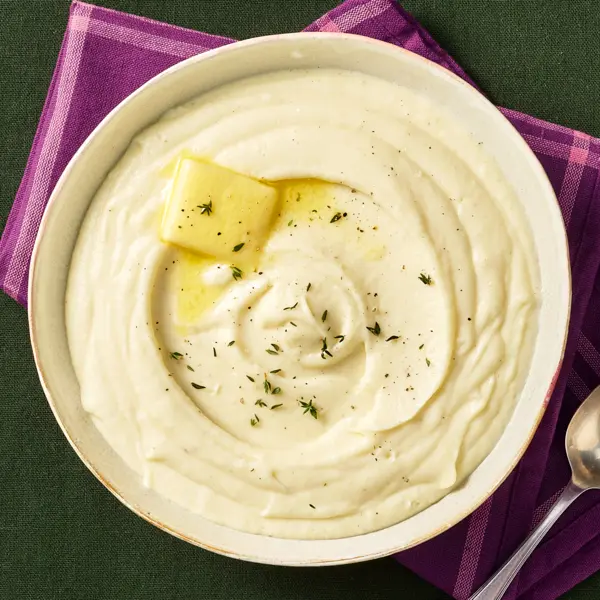 Purée de panais, ail rôti et thym