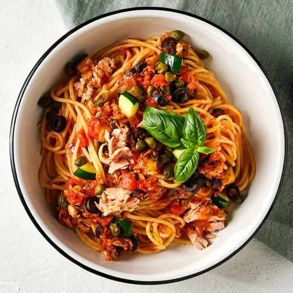 Spaghetti puttanesca au thon