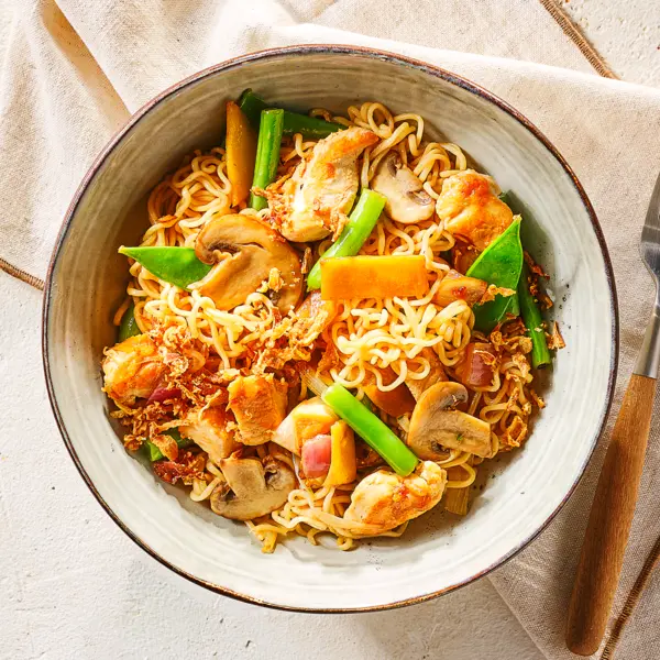 Nouilles sautées au poulet teriyaki