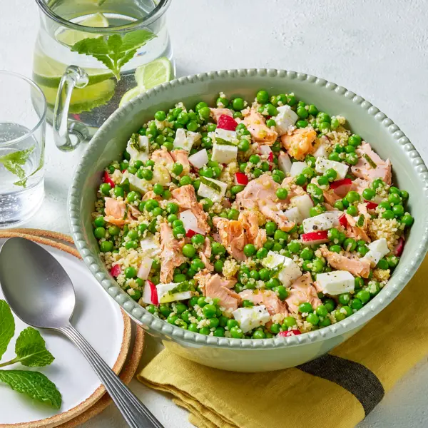 Salade petits-pois, saumon et sauce à la menthe
