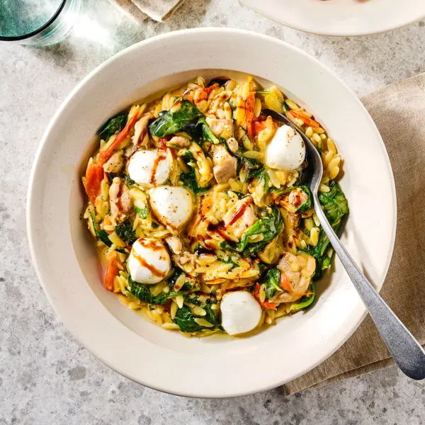 Risotto d'orzo au poulet, pesto & mozza