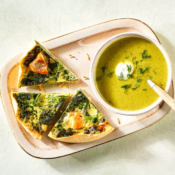 Soupe de courgettes et quiche au saumon