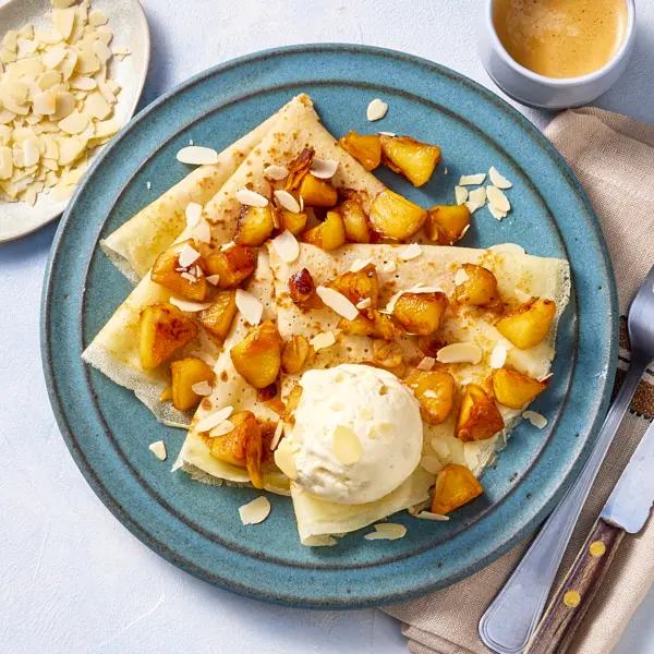 Crêpes aux pommes caramélisées & glace