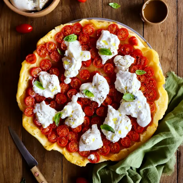 Tarte Tatin aux tomates cerise & à la burrata