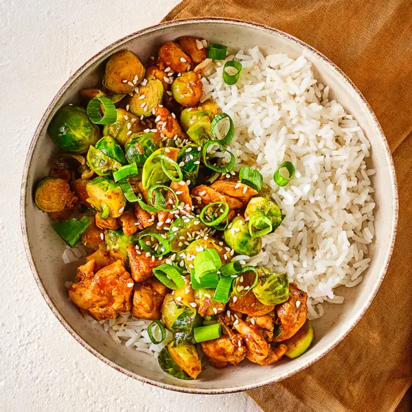 Sauté asiatique de choux de Bruxelles au poulet