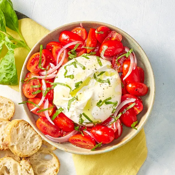 Salade de tomates cerises et burrata