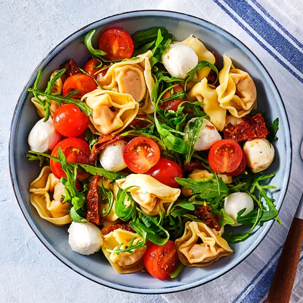 Salade de tortellinis à la mozzarella