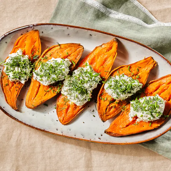 Patate douce cuite à la vapeur, crème à l'aneth