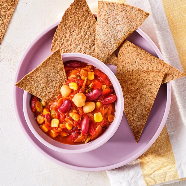 Chili aux haricots et chips maison