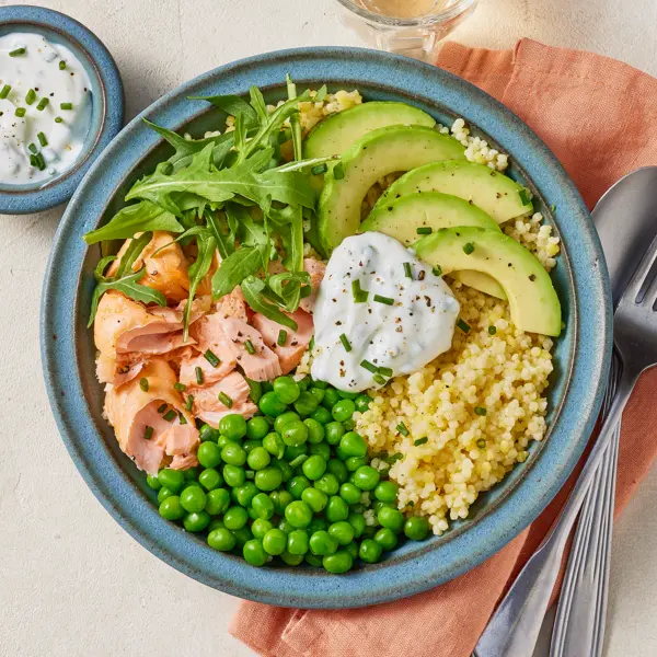 Bowl saumon avocat à la sauce skyr