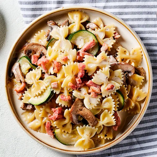 Farfalles aux champignons et bacon