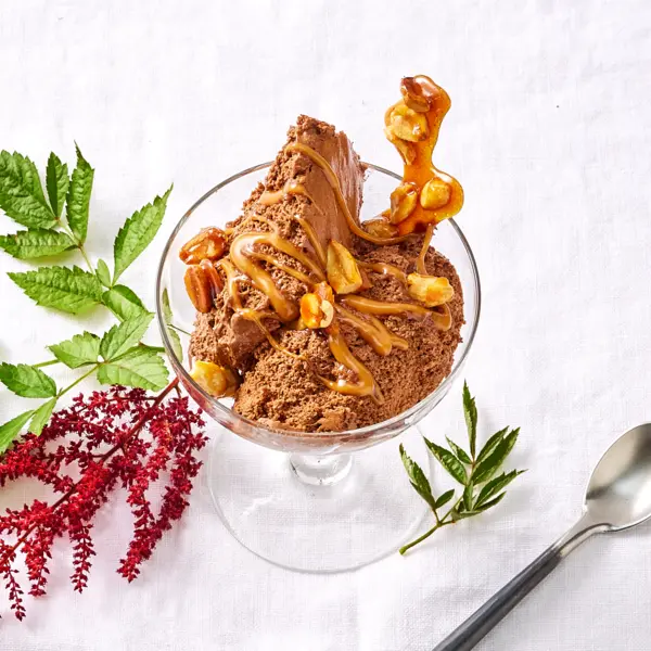 Mousse au chocolat, cacahuètes et caramel
