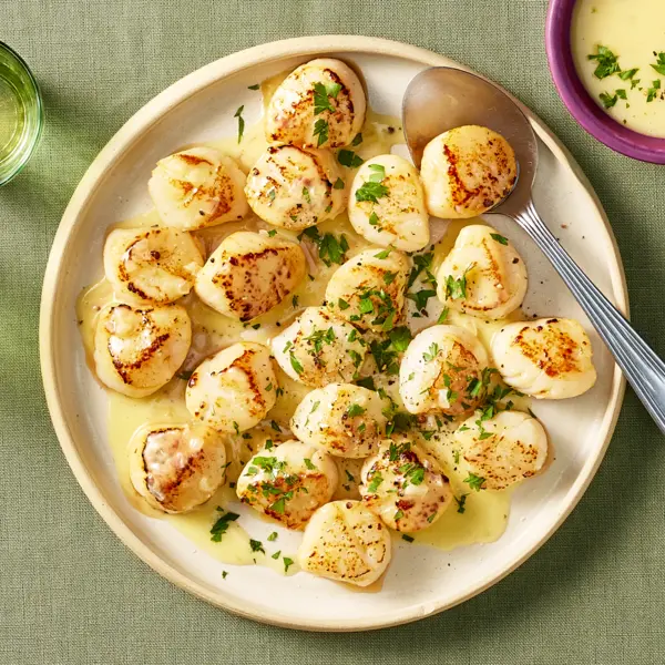 Saint-Jacques poélées & sauce beurre blanc