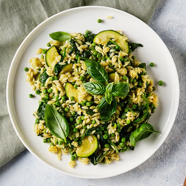 Orzo au pesto et légumes verts