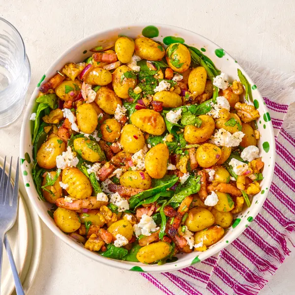 Salade gnocchis crispy au chèvre lardons et miel