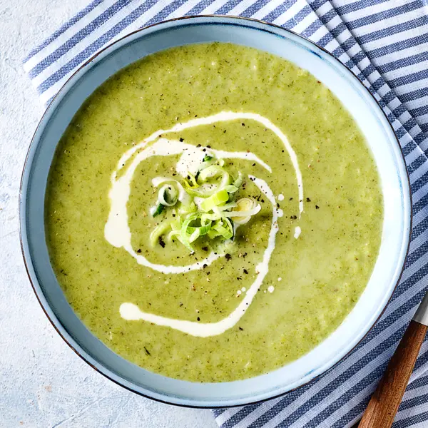 Potage au poireau et à la moutarde