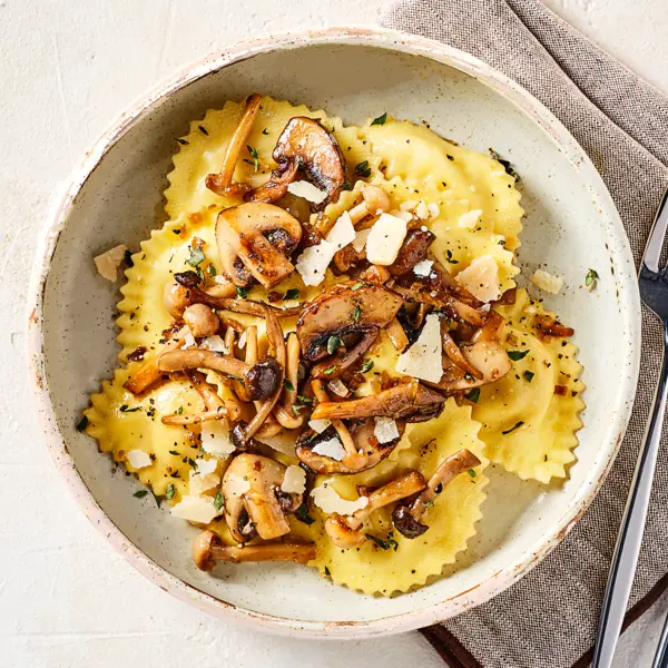 Raviolis aux champignons forestiers et crème