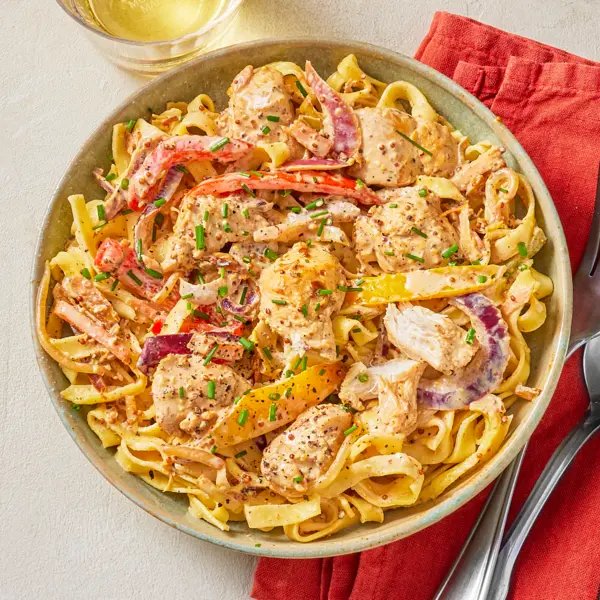 Tagliatelles, poulet, légumes & sauce moutarde