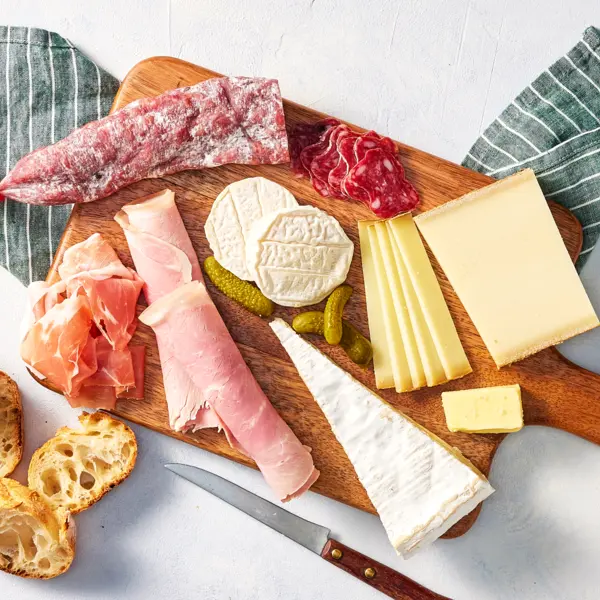 Plateau de fromage et charcuterie