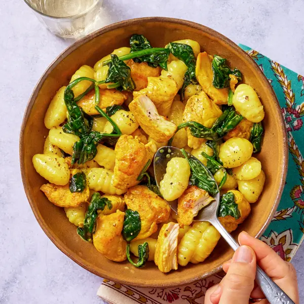 Gnocchi poulet à la sauce curry et épinards