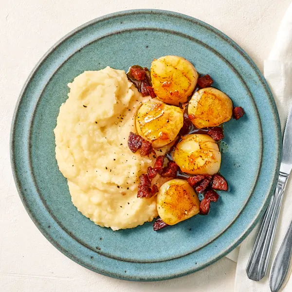 Saint-Jacques, purée et beurre de chorizo