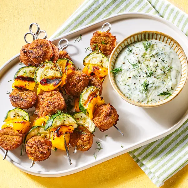 Brochettes de falafel avec tzatziki